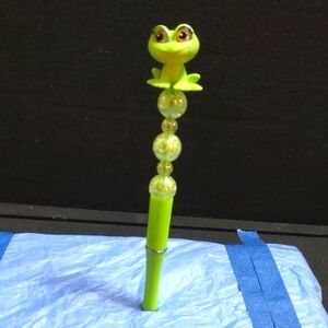 HOMEMADE DISNEY DOORABLES PRINCESSES TIANA (FROG) BEADED PEN
